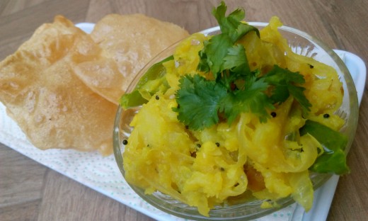 Poori (2 pc) with Potatoe Curry