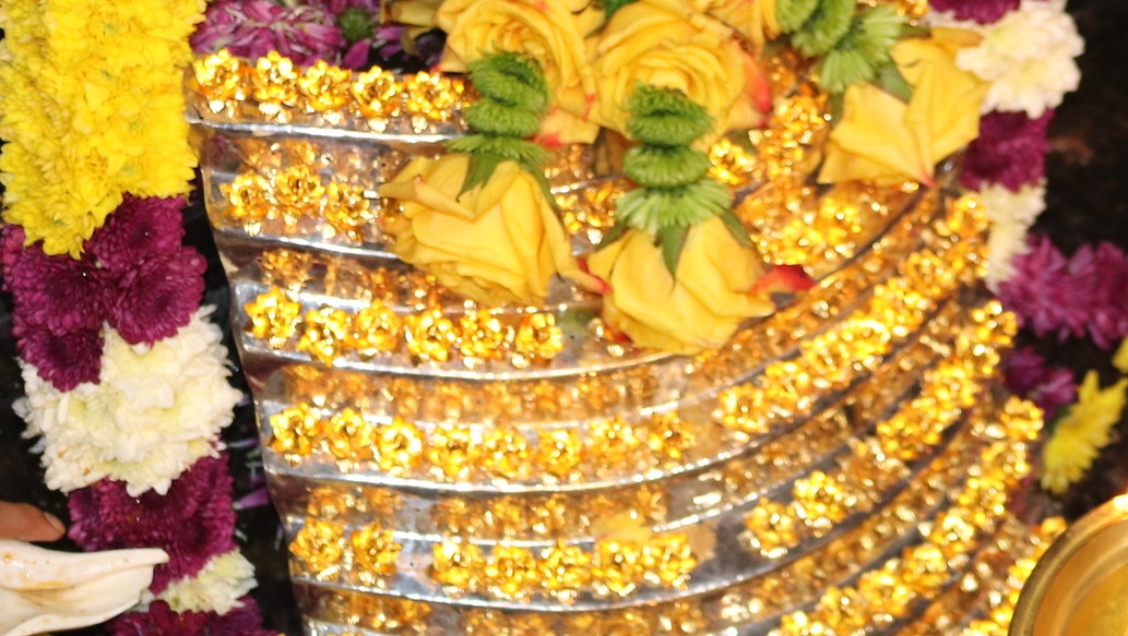 Swarna Pushpa Archana